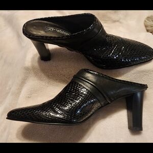 New Brighton Mules Heels Genuine Leather Black Size 9.5